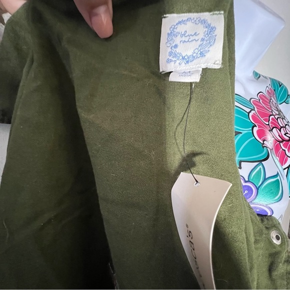Francesca’s Collections Green Utility Jacket with Floral Embellishment - Picture 6 of 8